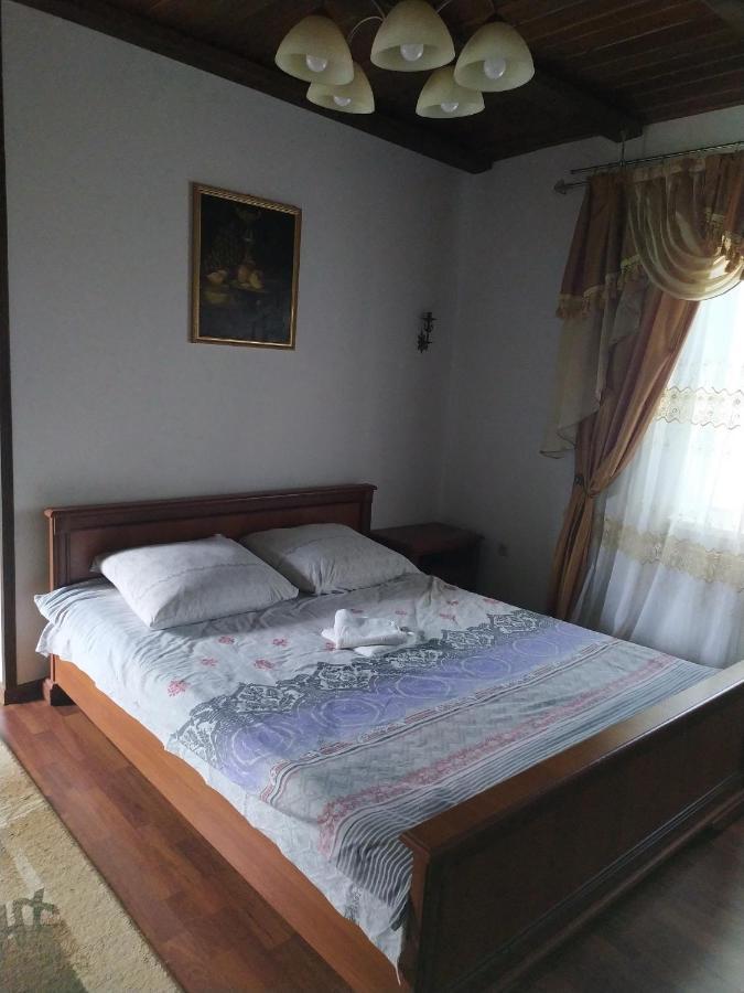 House Of Vitaliy Pochaiv Luaran gambar