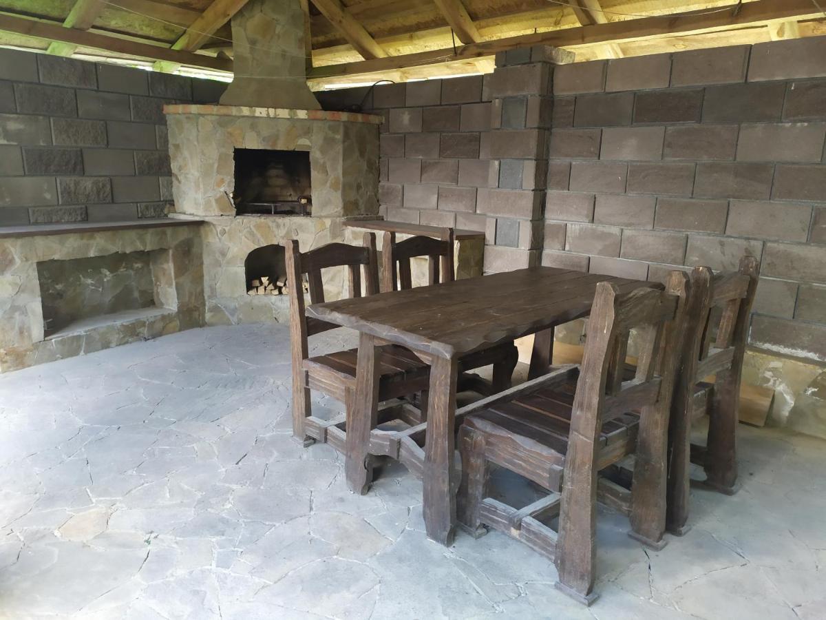 House Of Vitaliy Pochaiv Luaran gambar